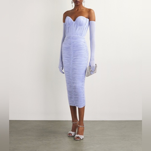 Alex Perry Dresses & Skirts - ALEX PERRY
Embellished Gloved Midi Dress (BLACK FRIDAY SALE)